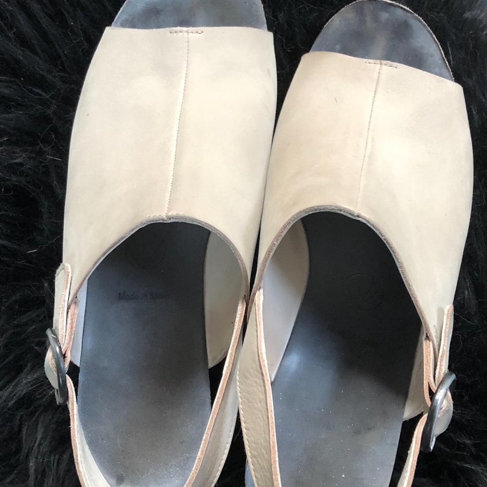 Coclico Sandals - Picture 3 of 7